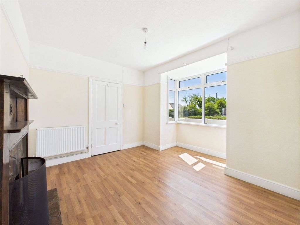 Property photo 2 of 23 Picture No. 12