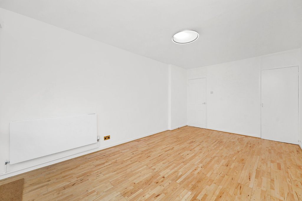 Property photo 3 of 13 Picture No. 15