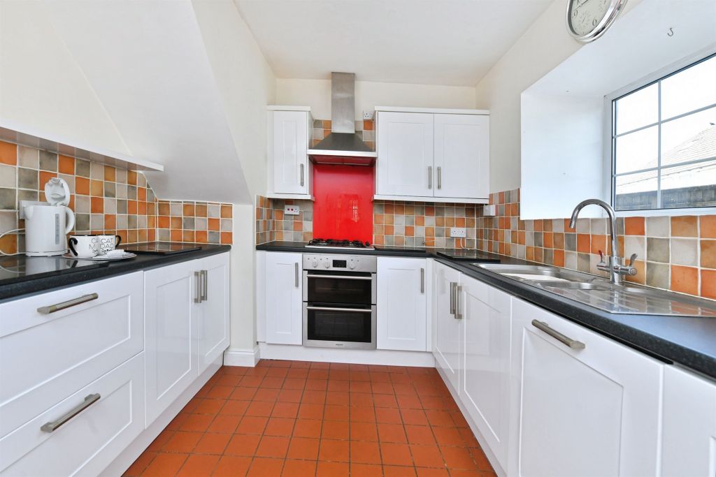 Property photo 3 of 22