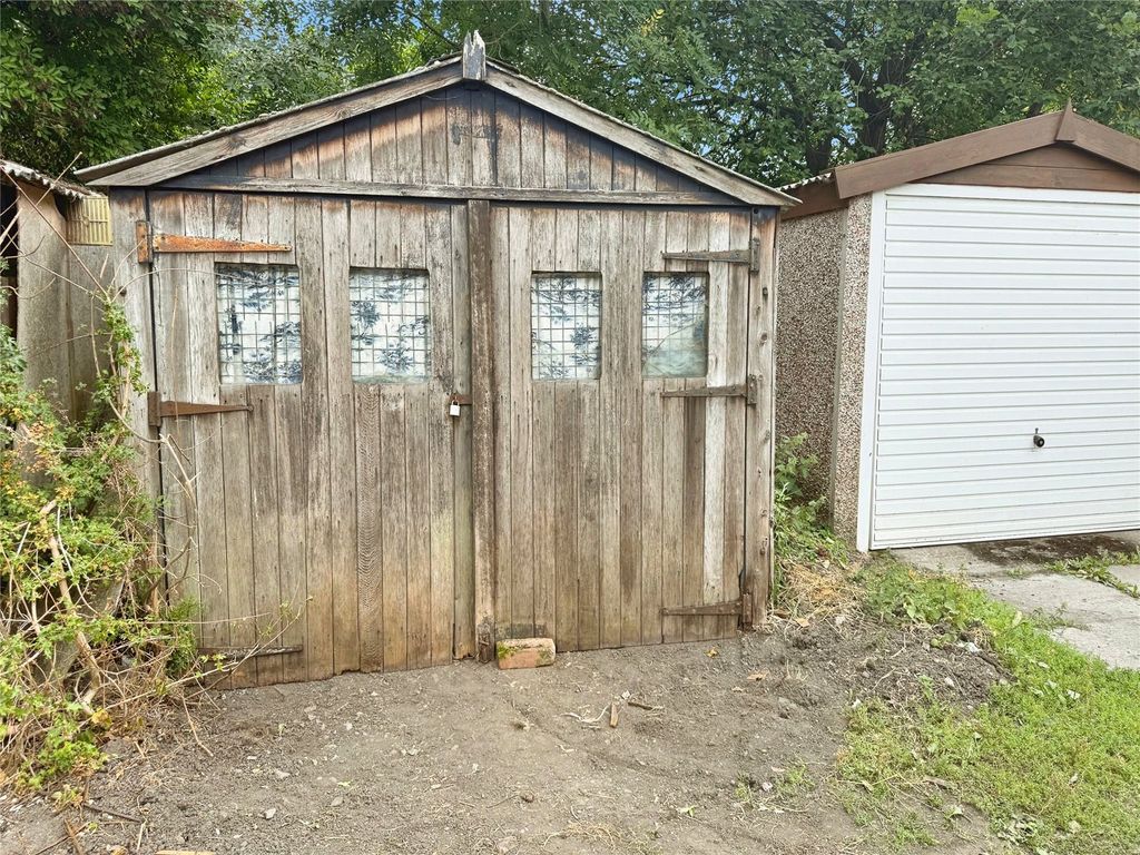 Property photo 3 of 19 Picture No. 18