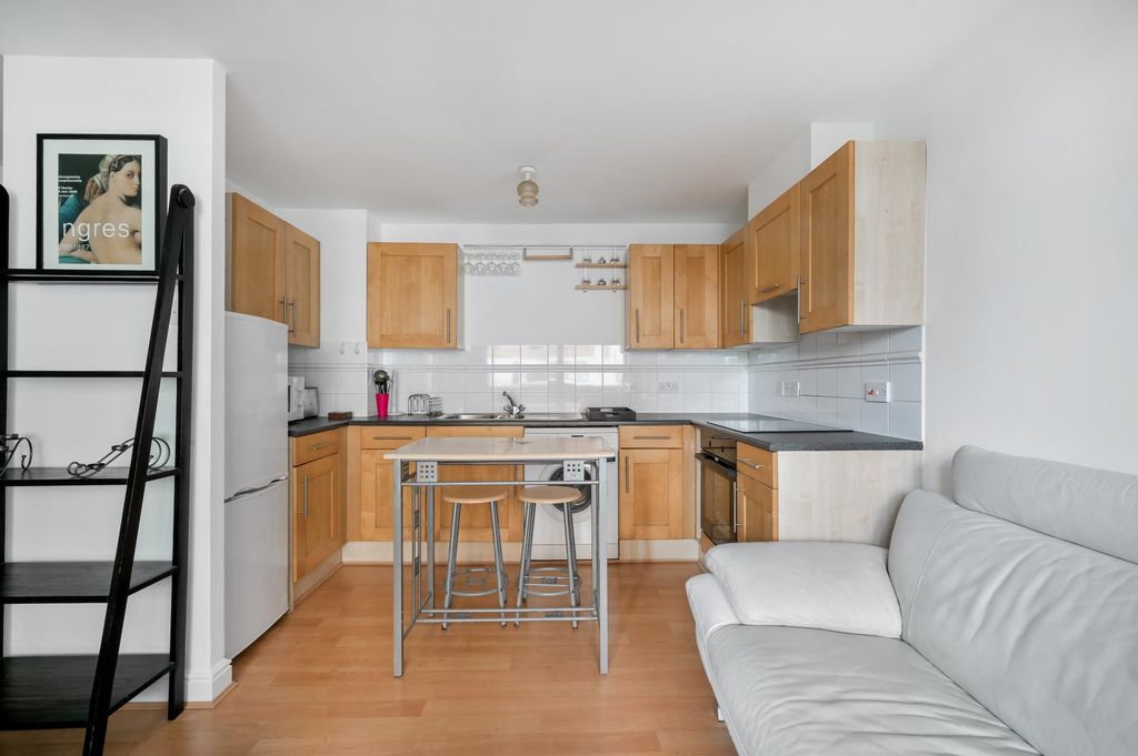 Property photo 2 of 12