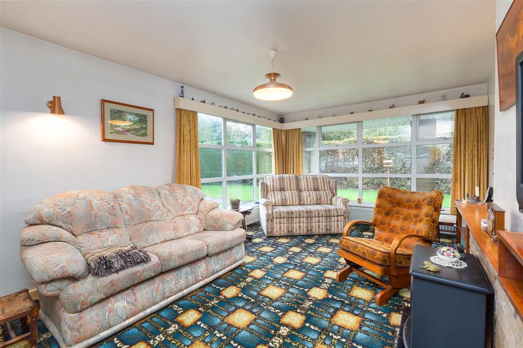 Property photo 2 of 21