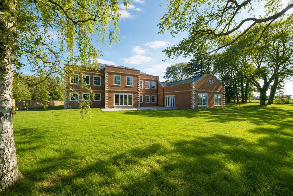 Property photo 3 of 33