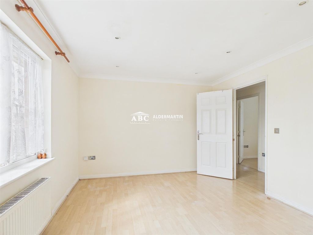 Property photo 2 of 12 Cam03827G0-Pr0146-Still004.Jpg