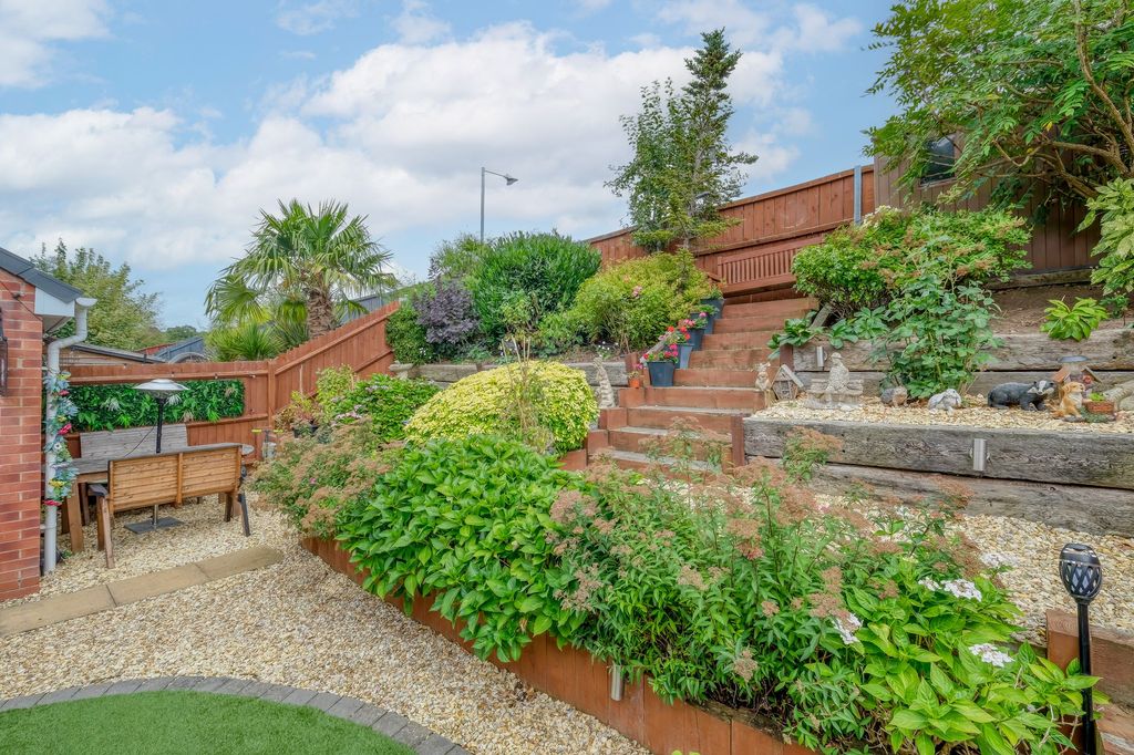 Property photo 2 of 24