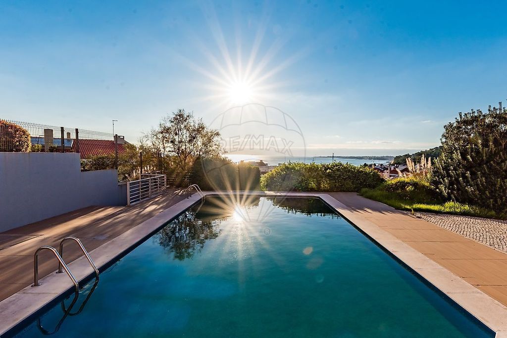 Property photo 2 of 40