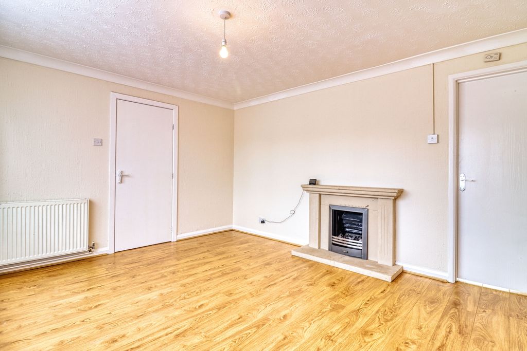 Property photo 3 of 20 Lounge v2