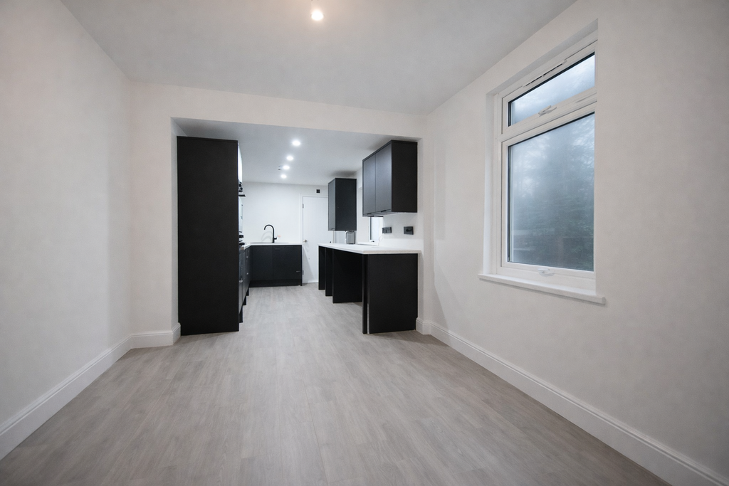 Property photo 2 of 6 Photo 3