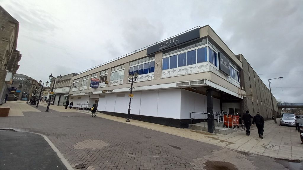 Property photo 1 of 9 Photo 35