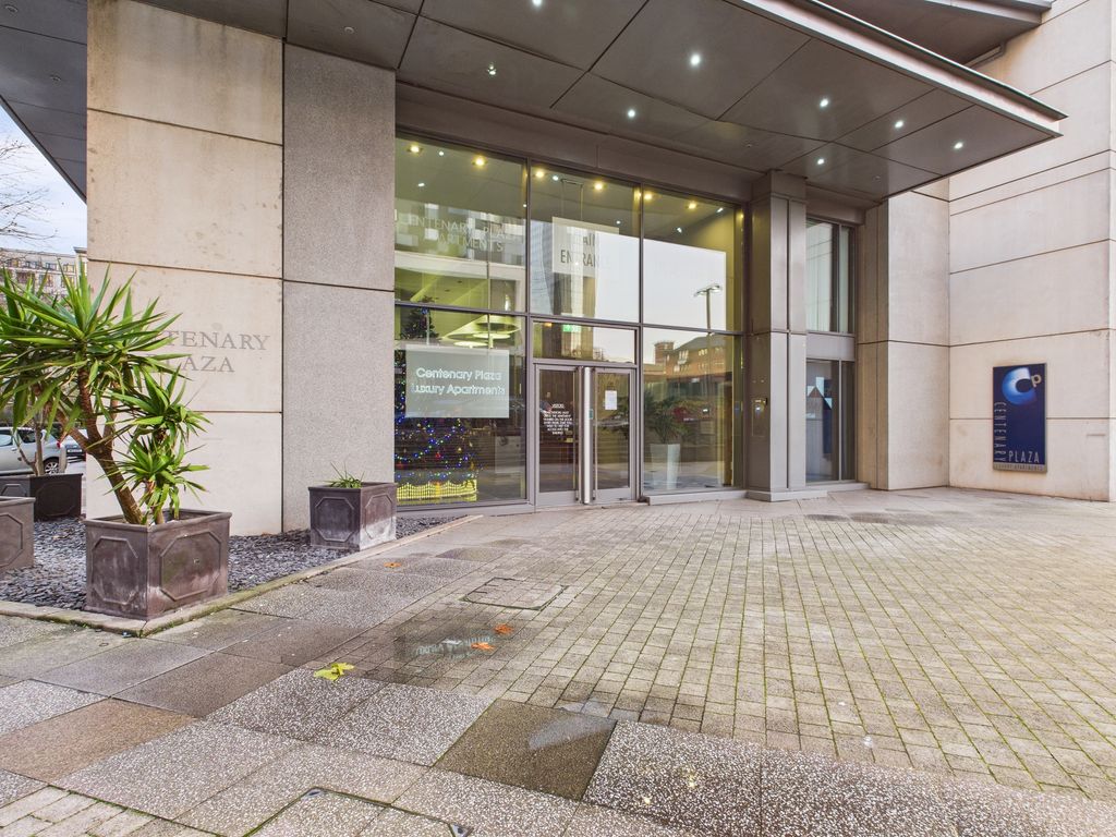 Property photo 1 of 18