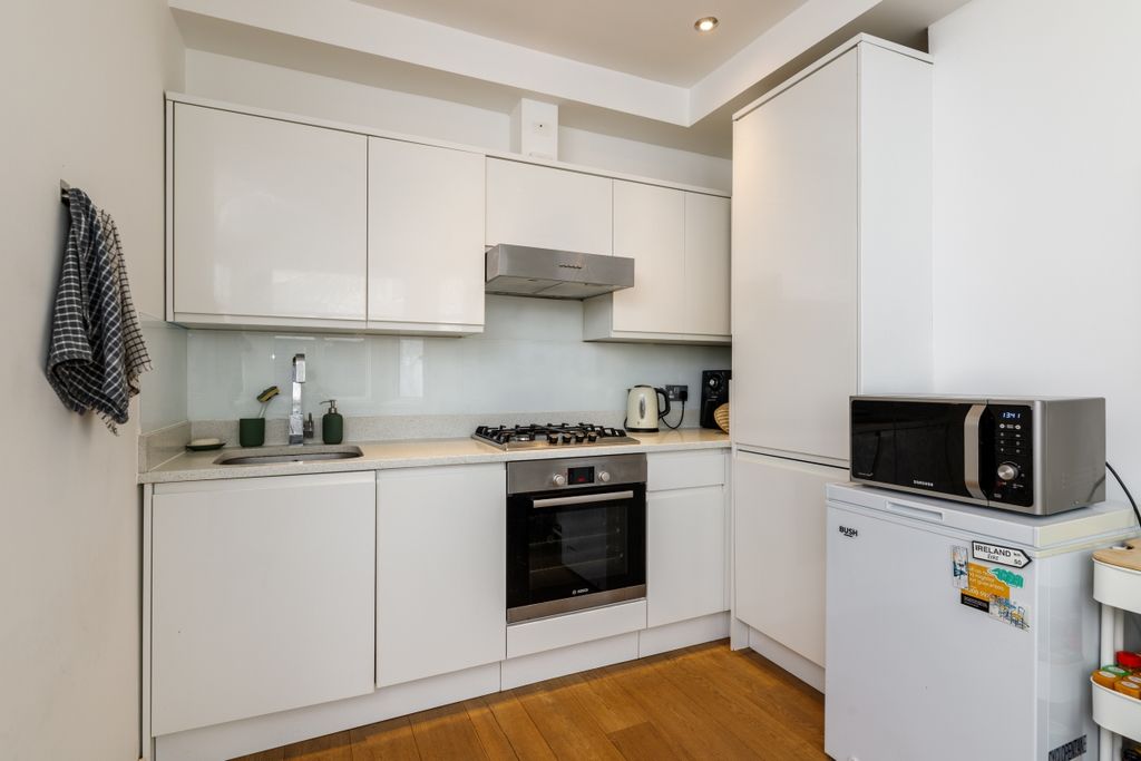 Property photo 2 of 10 Shepherds Bush Ro...