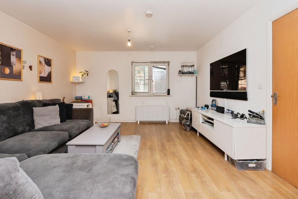 Property photo 1 of 13 Pbox-Img.Jpg