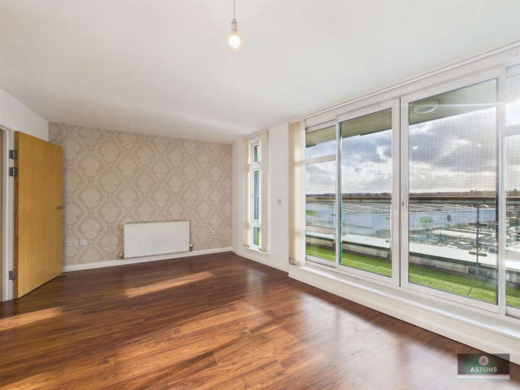 Property photo 2 of 10 Cam04622G0-Pr0129-Still002.Jpg