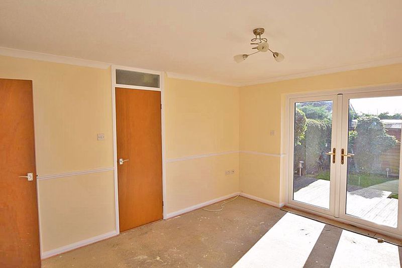 Property photo 3 of 8 Photo 7