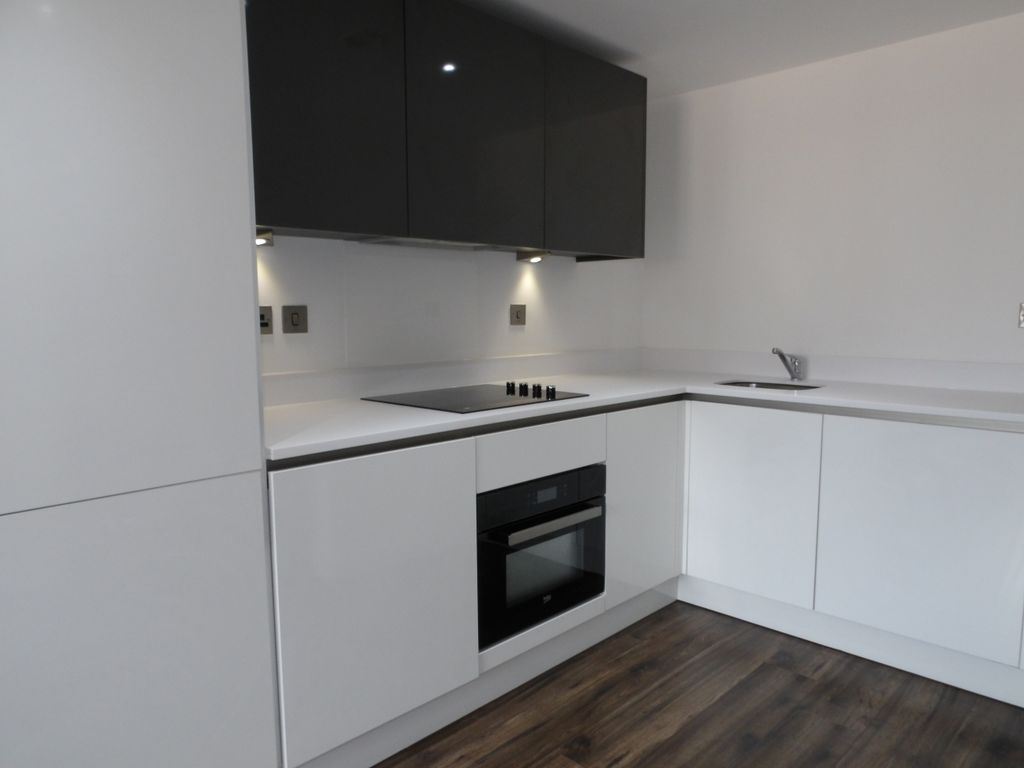 Property photo 3 of 7 Kitchen