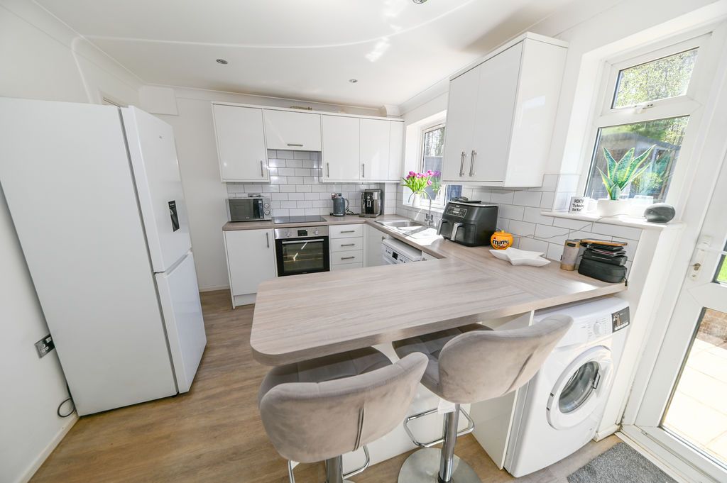 Property photo 3 of 14 Photo 9