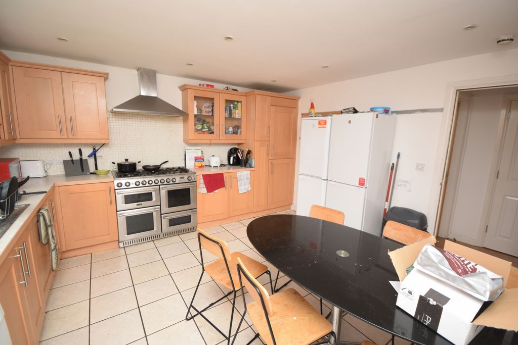 Property photo 2 of 13 Kitchen