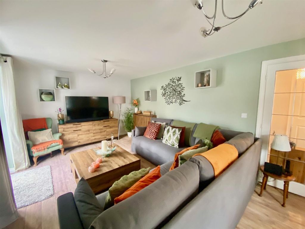 Property photo 3 of 24