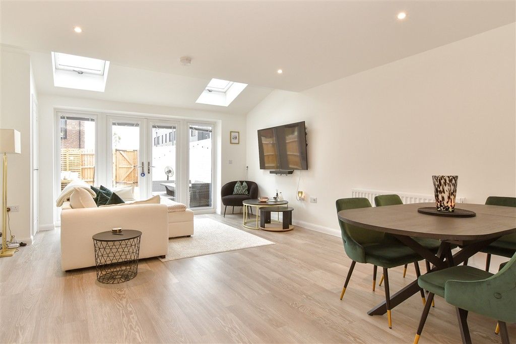 Property photo 3 of 14 Kitchen/Lounge/ Dining Area