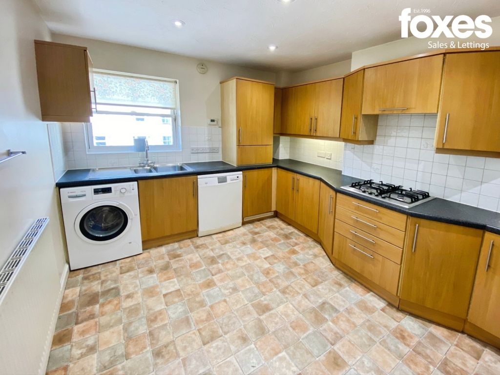 Property photo 2 of 16 3890633
