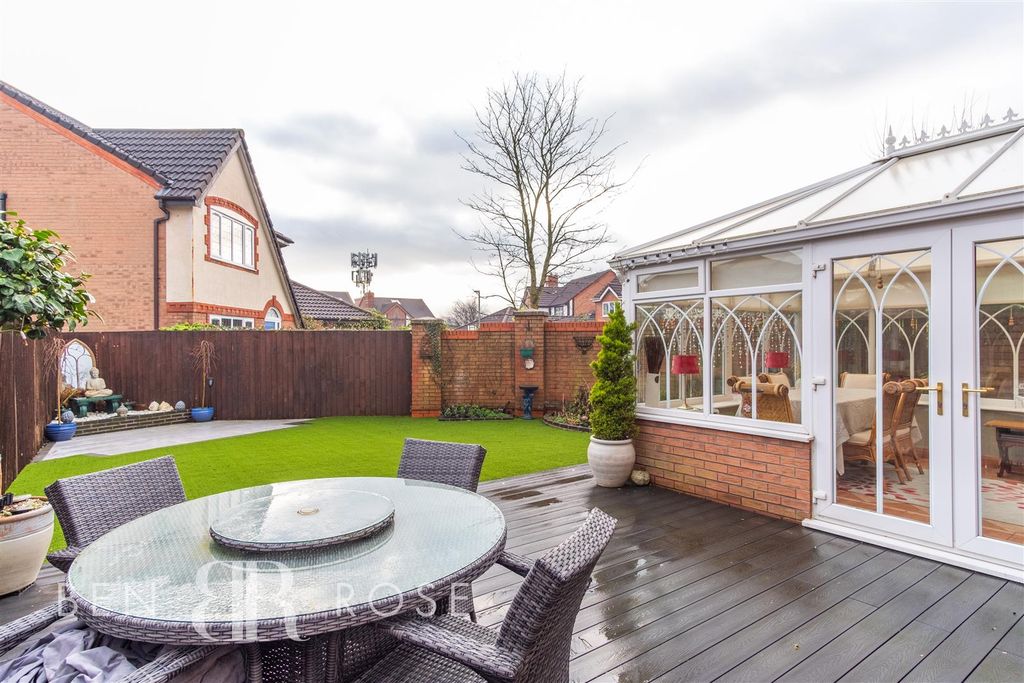 Property photo 2 of 31 Garden