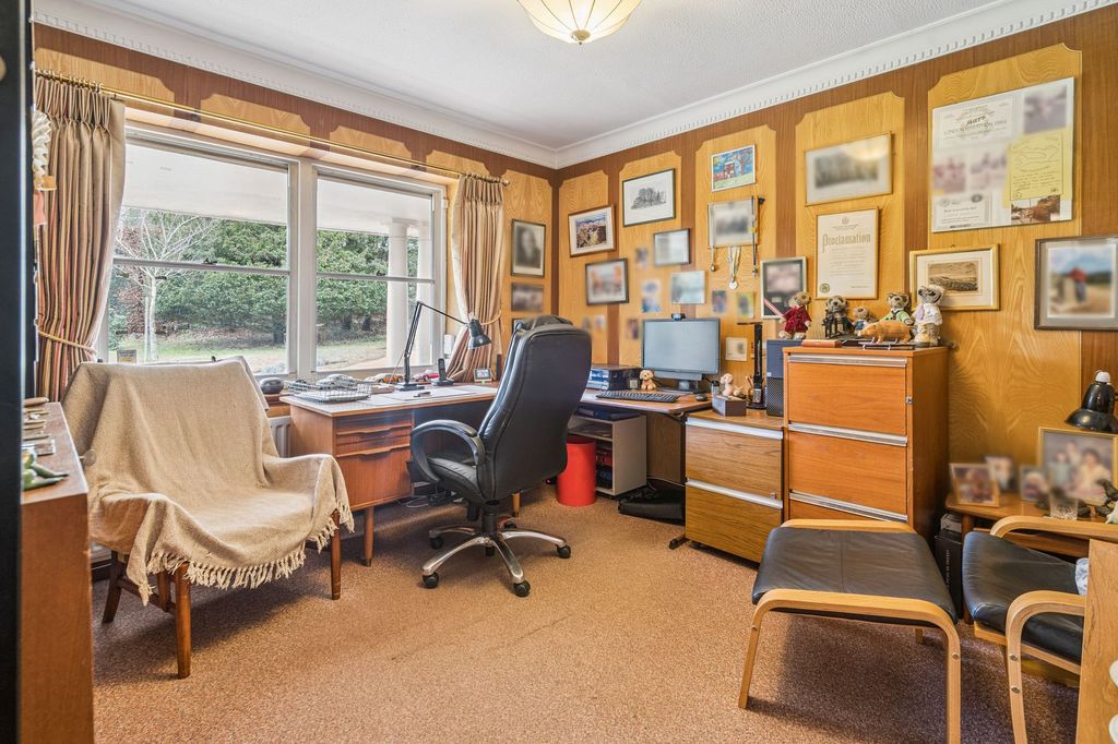 Additional image 12 of 6 bed detached house for saleTemplewood Lane, Farnham Common SL2