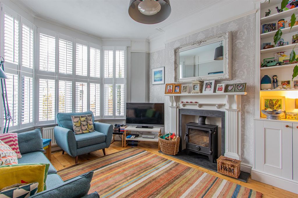 Property photo 3 of 24 Roath Court Road 21-14.Jpg