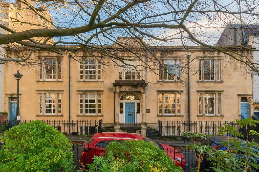 Property photo 2 of 33 0T4Cdhs - External D.Jpg