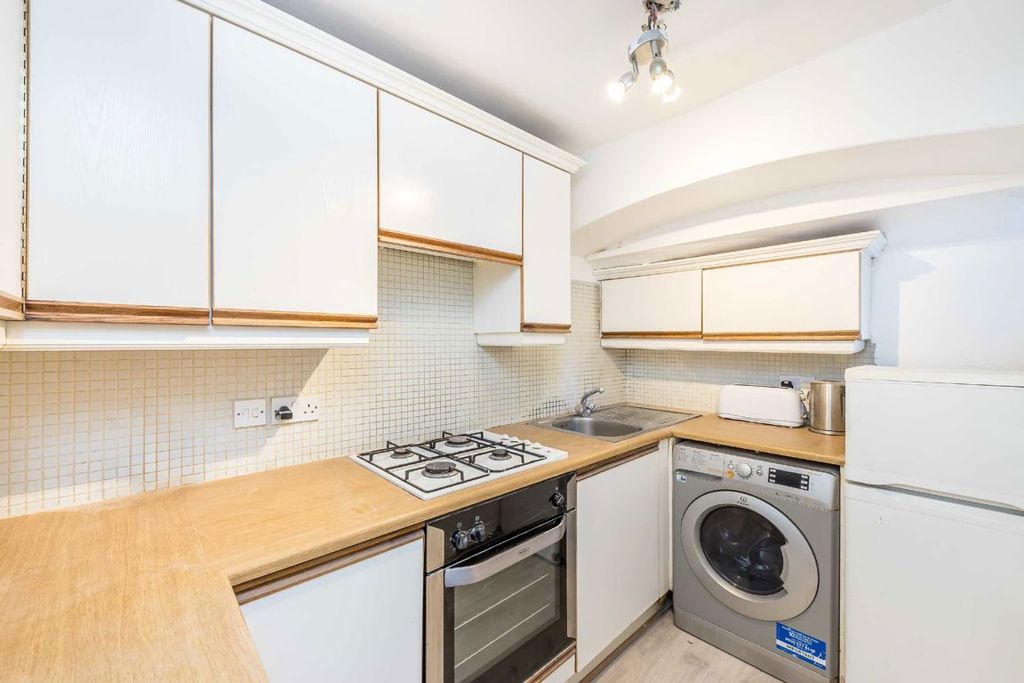Property photo 3 of 6
