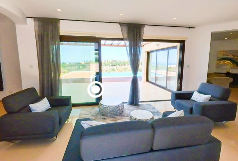 Property photo 3 of 21 Lounge - Example