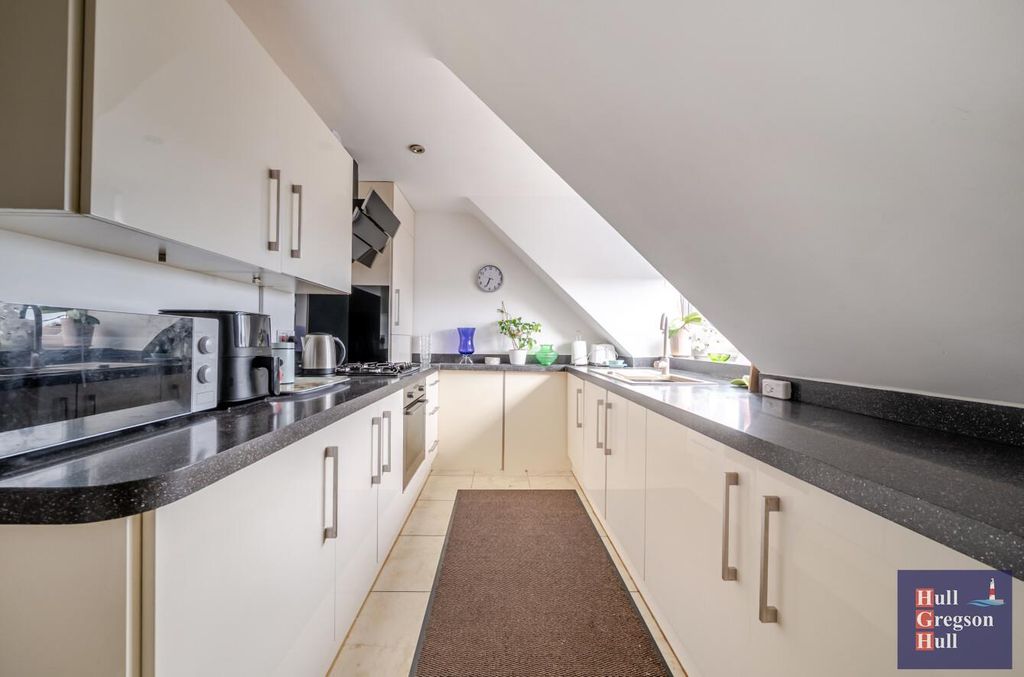 Property photo 3 of 15 cd64Df0d-Bc3E-449c-B237-134Fa42F5582.Jpg