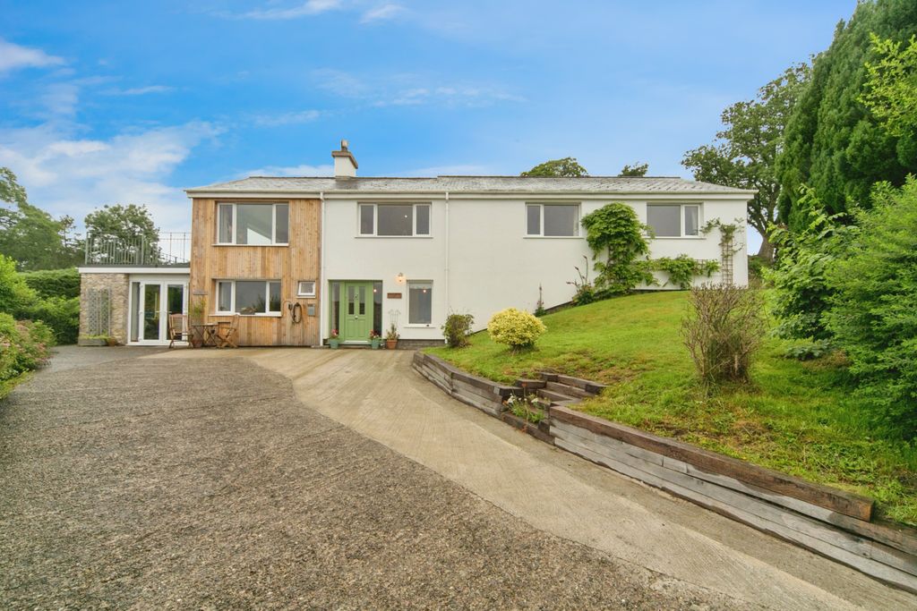 Property photo 1 of 21