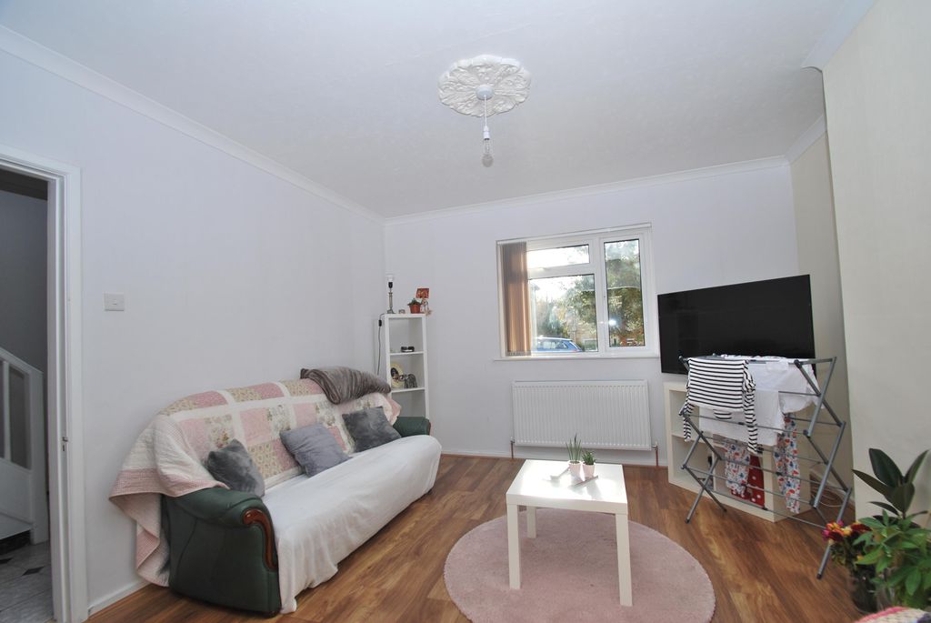Property photo 2 of 7 Living Room