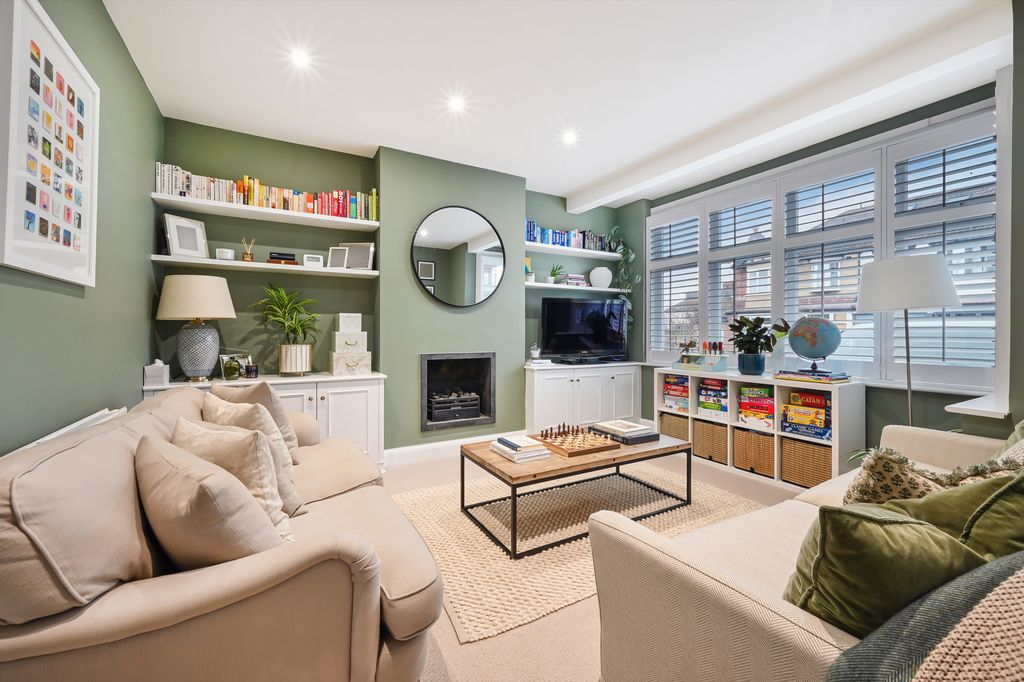 Property photo 3 of 23 Picture No. 17