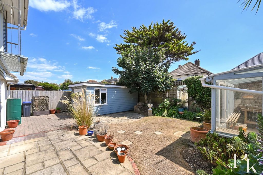 Property photo 2 of 27 14-Havenside-Shoreham-Bn43 (27).Jpg