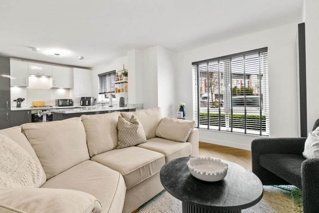 Property photo 2 of 20