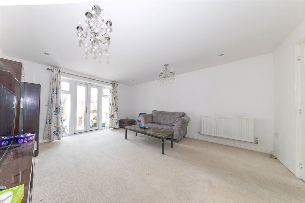 Property photo 3 of 22 Picture No. 28