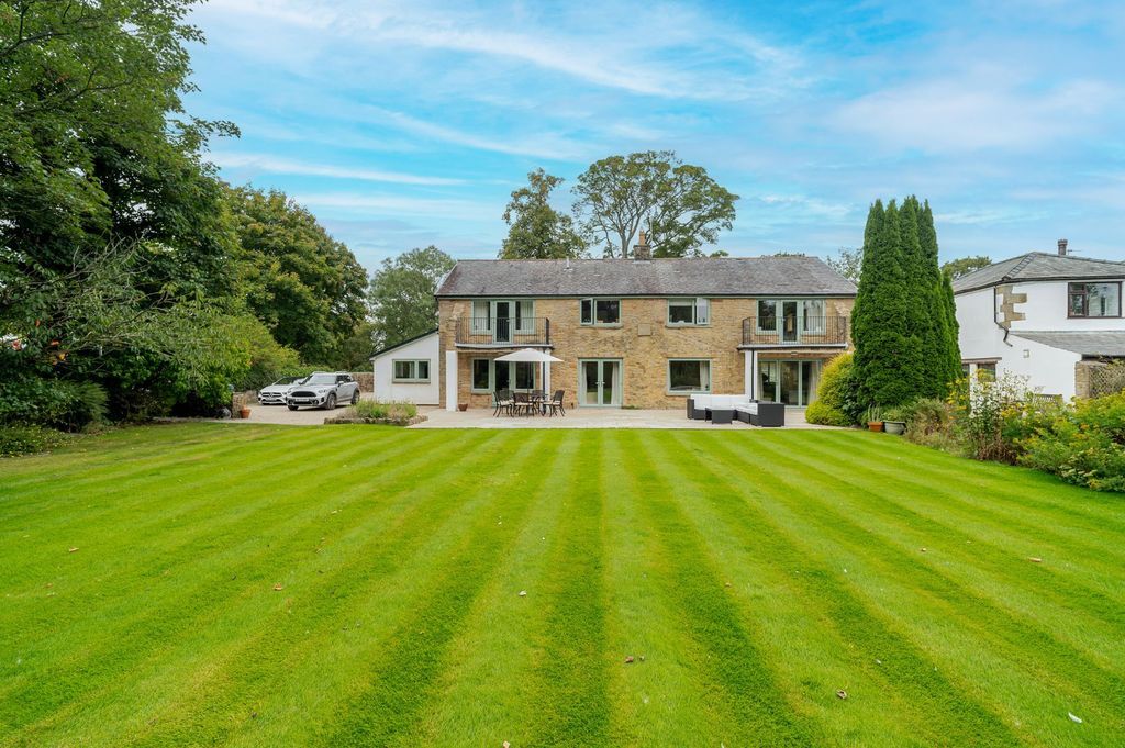 Property photo 1 of 53