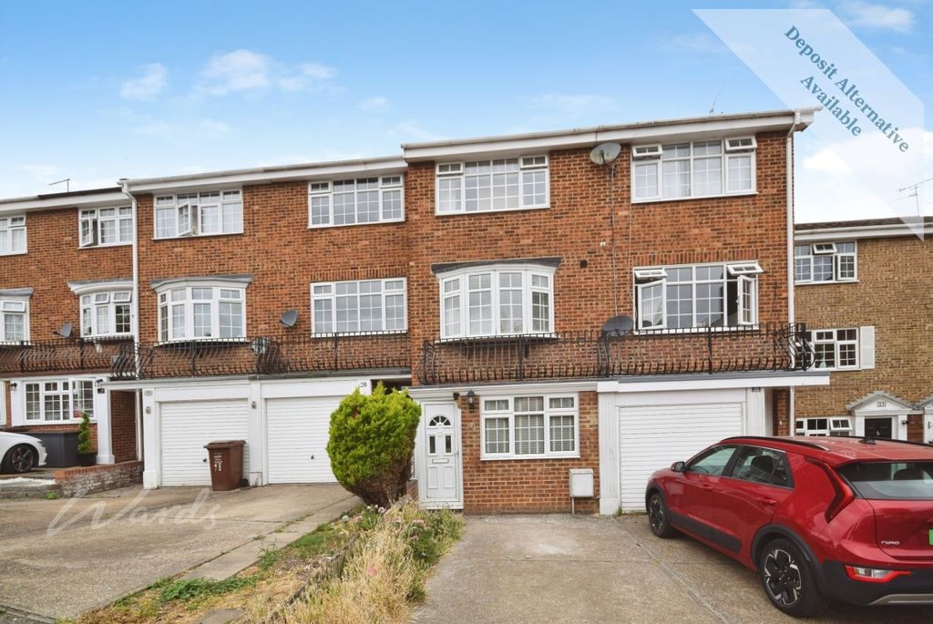 Property photo 1 of 7 Wheatcroft Front