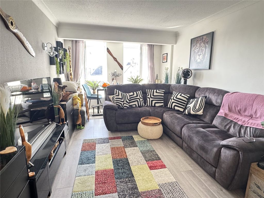 Property photo 2 of 9 Picture No. 11