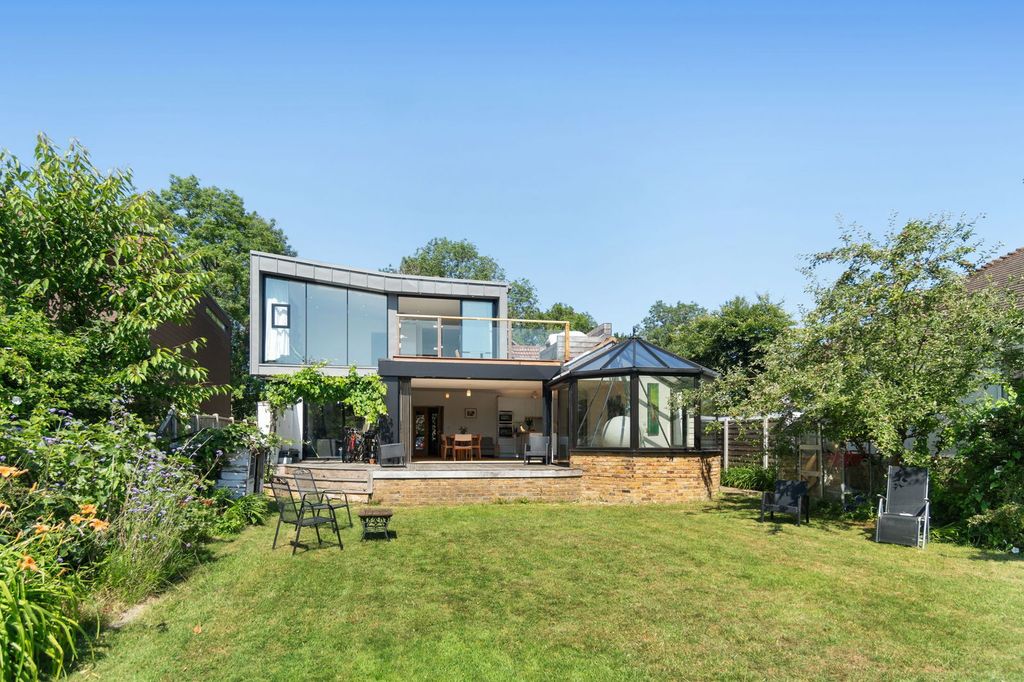 Property photo 1 of 29