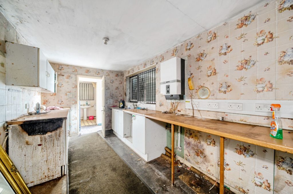 Property photo 3 of 11 1362540-8-68De66879B822