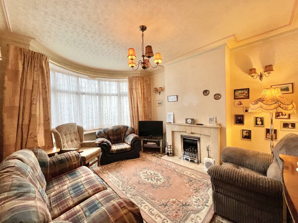 Property photo 2 of 17