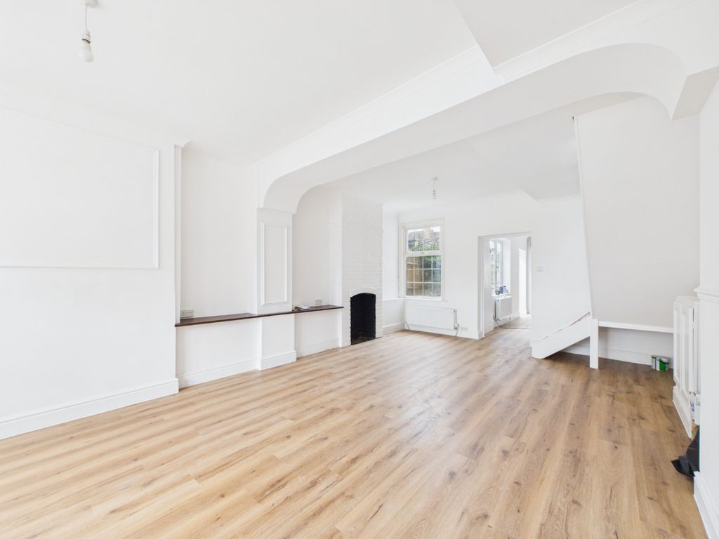 Property photo 2 of 12 1758853