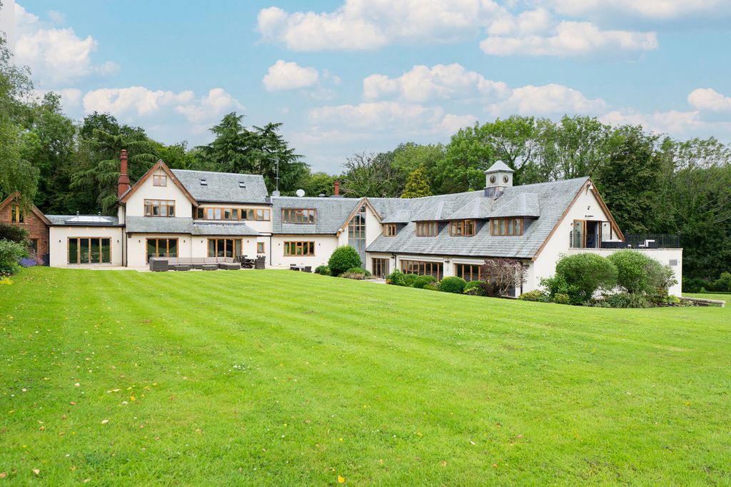 Property photo 1 of 35