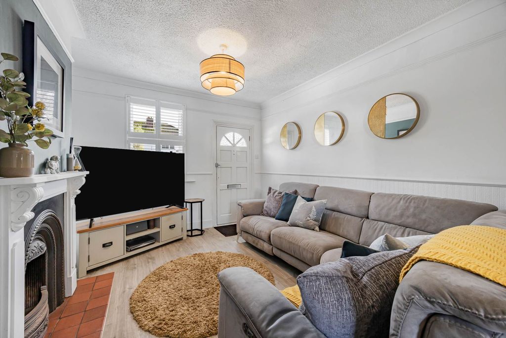 Property photo 3 of 24