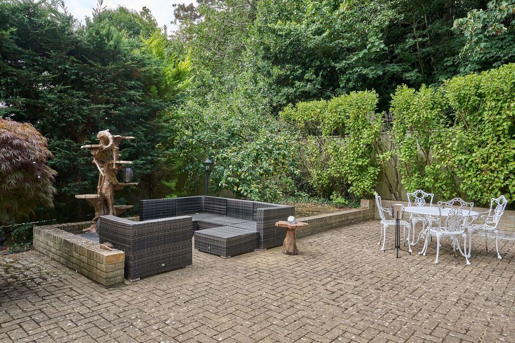 Property photo 3 of 24