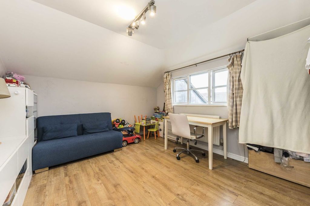 Property photo 2 of 6