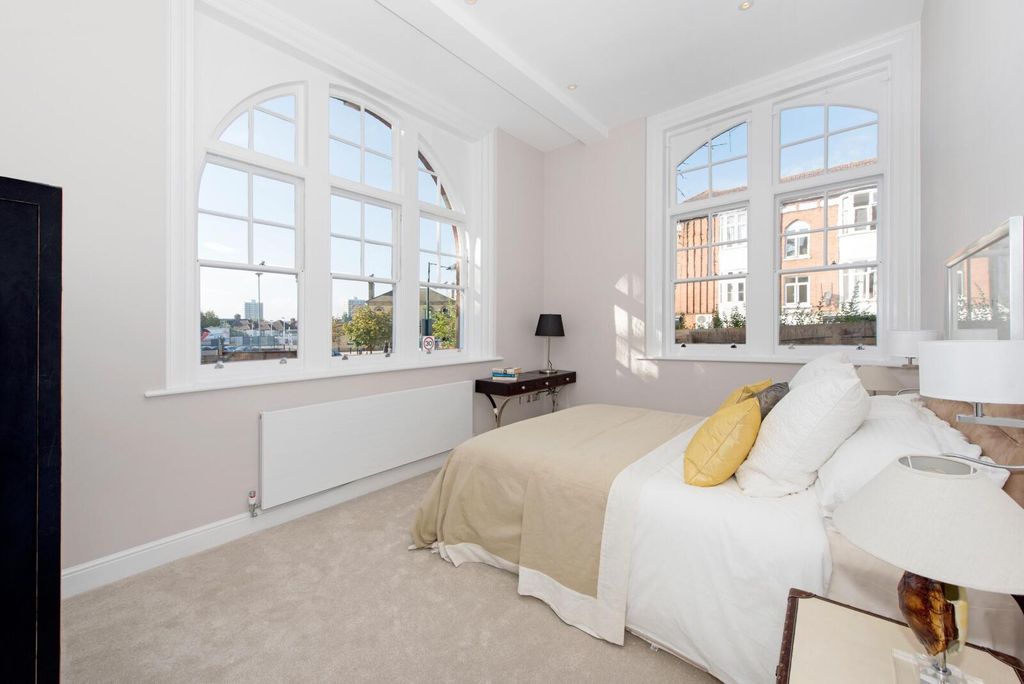 Property photo 3 of 8