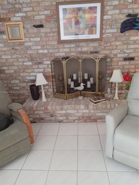 Property photo 3 of 8 <Alttext/>
